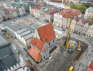 Na Starym Rynku badania archeologiczne i selekcja kostki