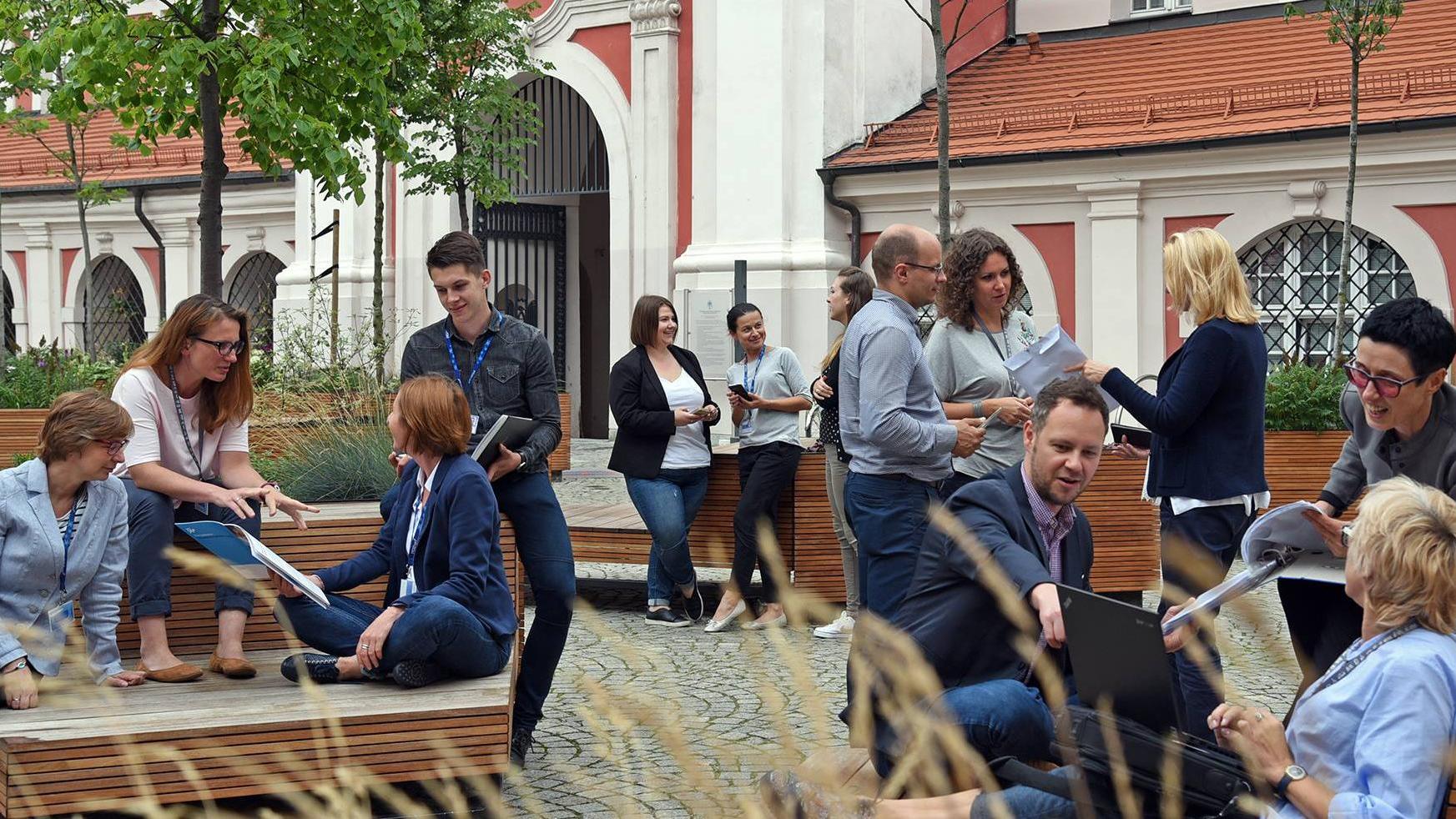 To ostatnia szansa na staż w urzędzie. Nabór trwa do końca września. - grafika rozmowy