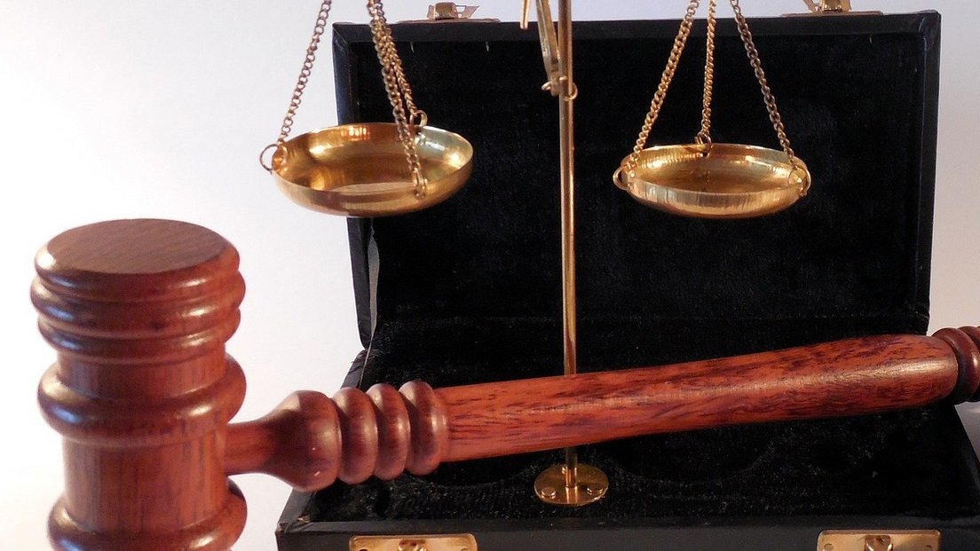 Udzielane przez prawników porady dotyczą wszystkich spraw związanych z podejmowaniem i prowadzeniem działalności gospodarczej.