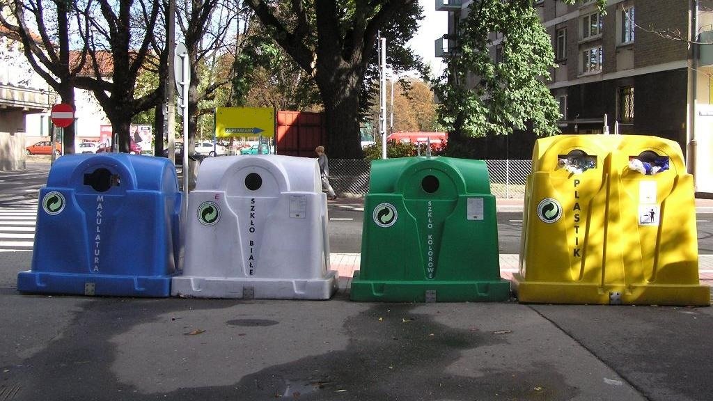 Rękawiczki należy wyrzucać do śmietnika