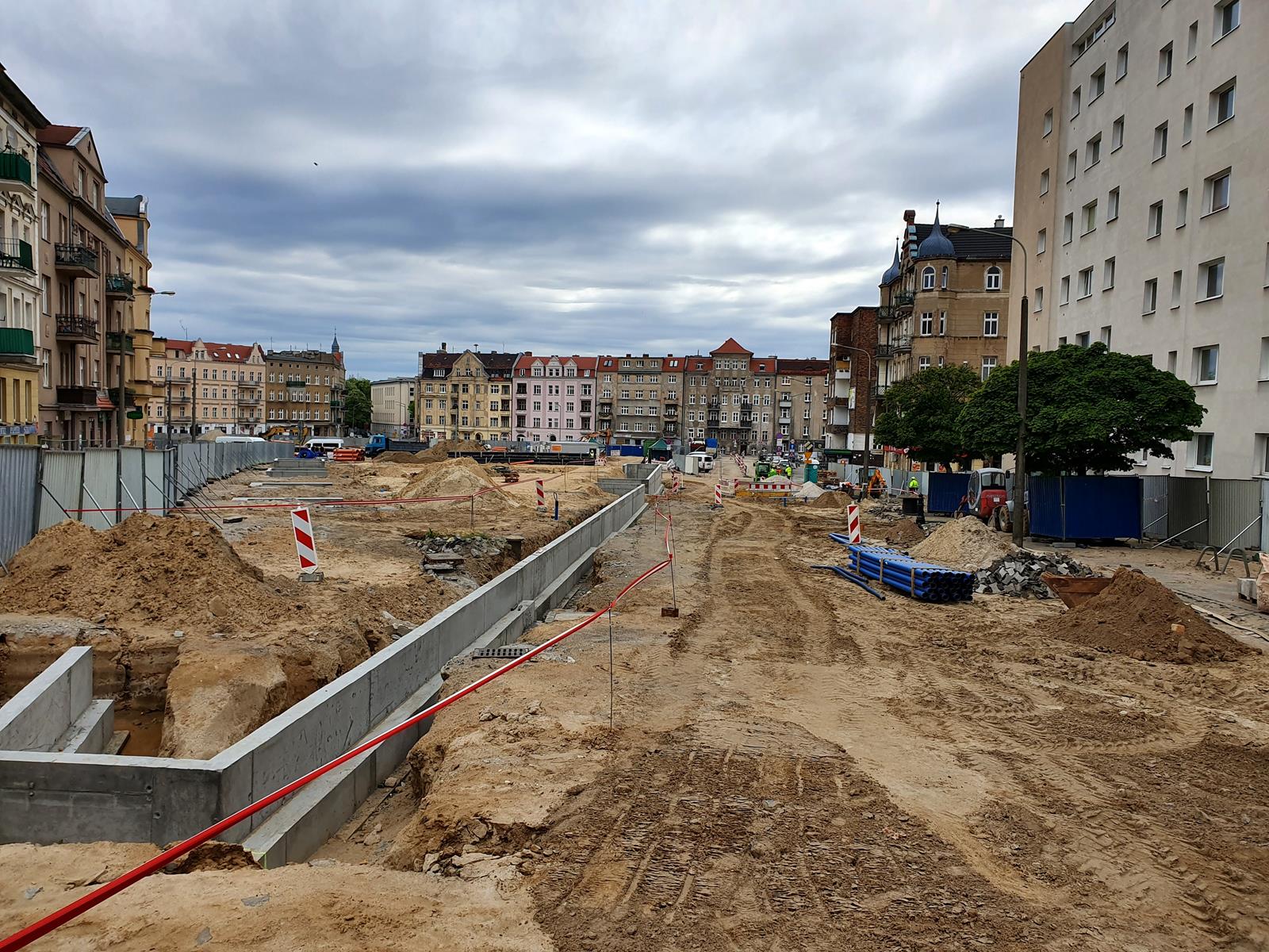 Przebudowa rynku Łazarskiego zakończy się jesienią 2021 roku - grafika rozmowy