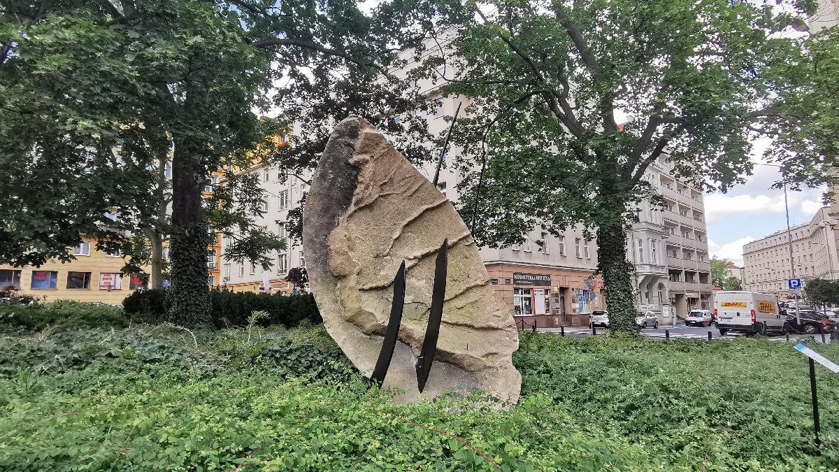 Na placu Ratajskiego stanęła nowa rzeźba, fot. UAP.