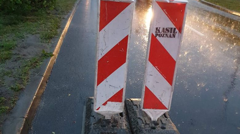 Od czwartkowego wieczoru trwa usuwanie skutków burzy i silnych opadów deszczu, które przeszły nad Poznaniem/ fot. ZDM