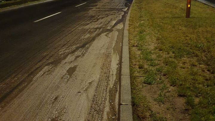 Od czwartkowego wieczoru trwa usuwanie skutków burzy i silnych opadów deszczu, które przeszły nad Poznaniem/ fot. ZDM