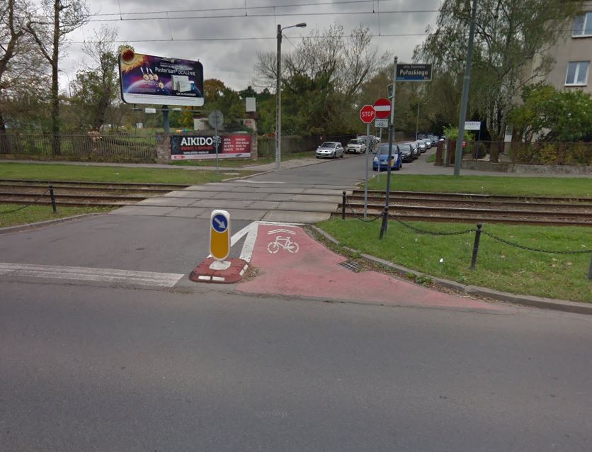 Zamknięcie wylotu ul. Cichej w ul. Pułaskiego fot. google street view - grafika rozmowy