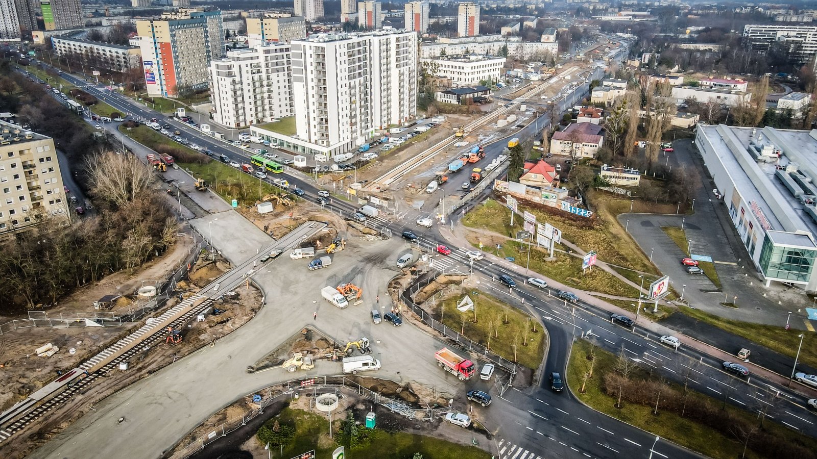 Widok z lotu ptaka na budowę trasy tramwajowej na Naramowice