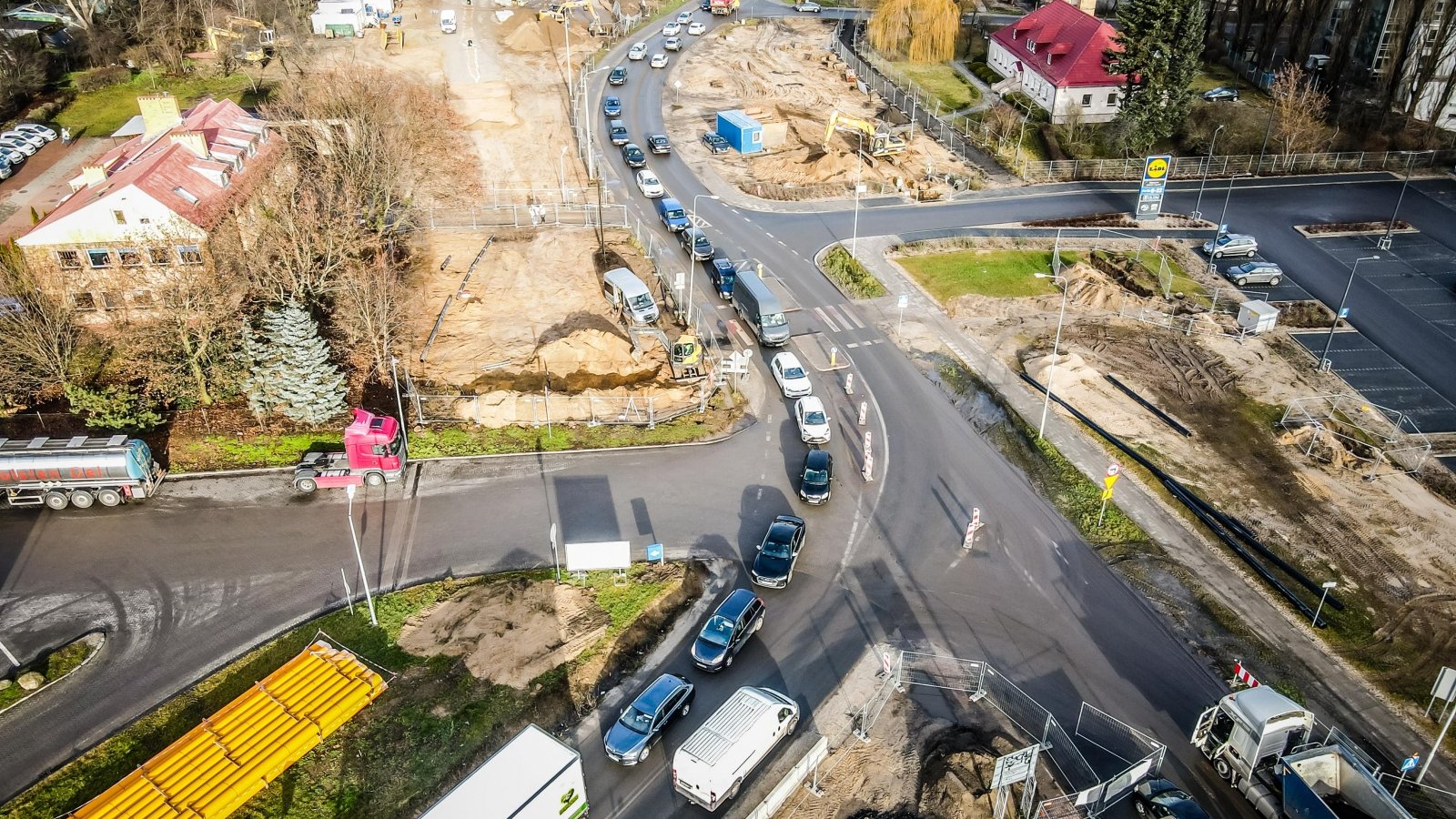 Widok z lotu ptaka na budowę trasy tramwajowej na Naramowice