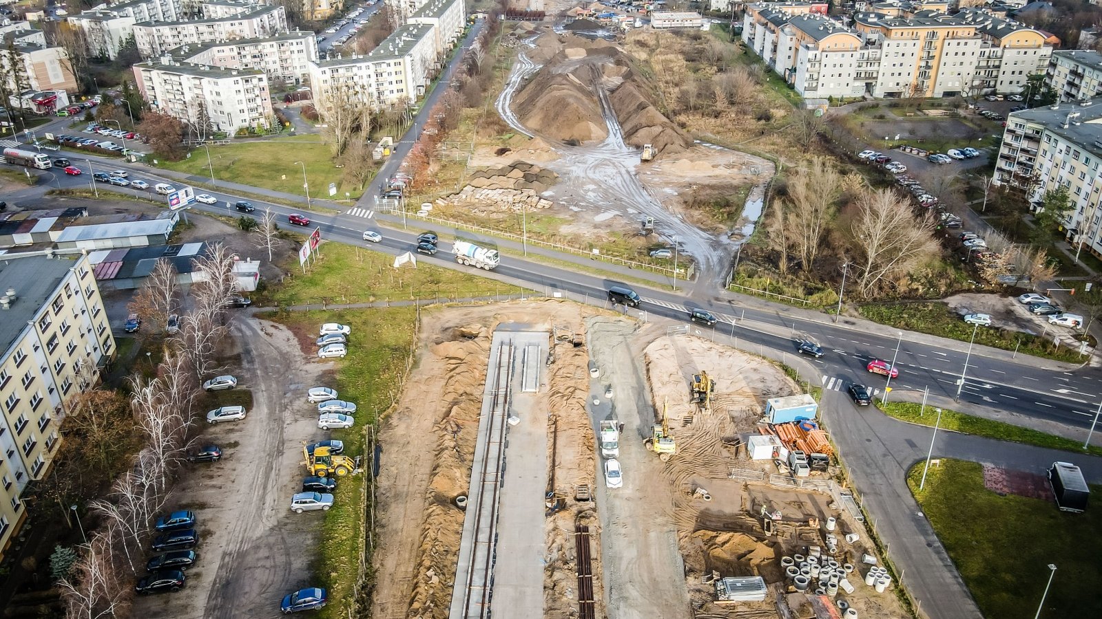 Widok z lotu ptaka na budowę trasy tramwajowej na Naramowice