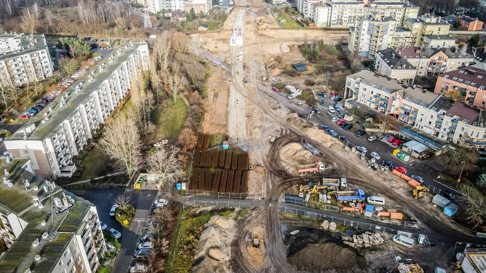 Widok z lotu ptaka na budowę trasy tramwajowej na Naramowice