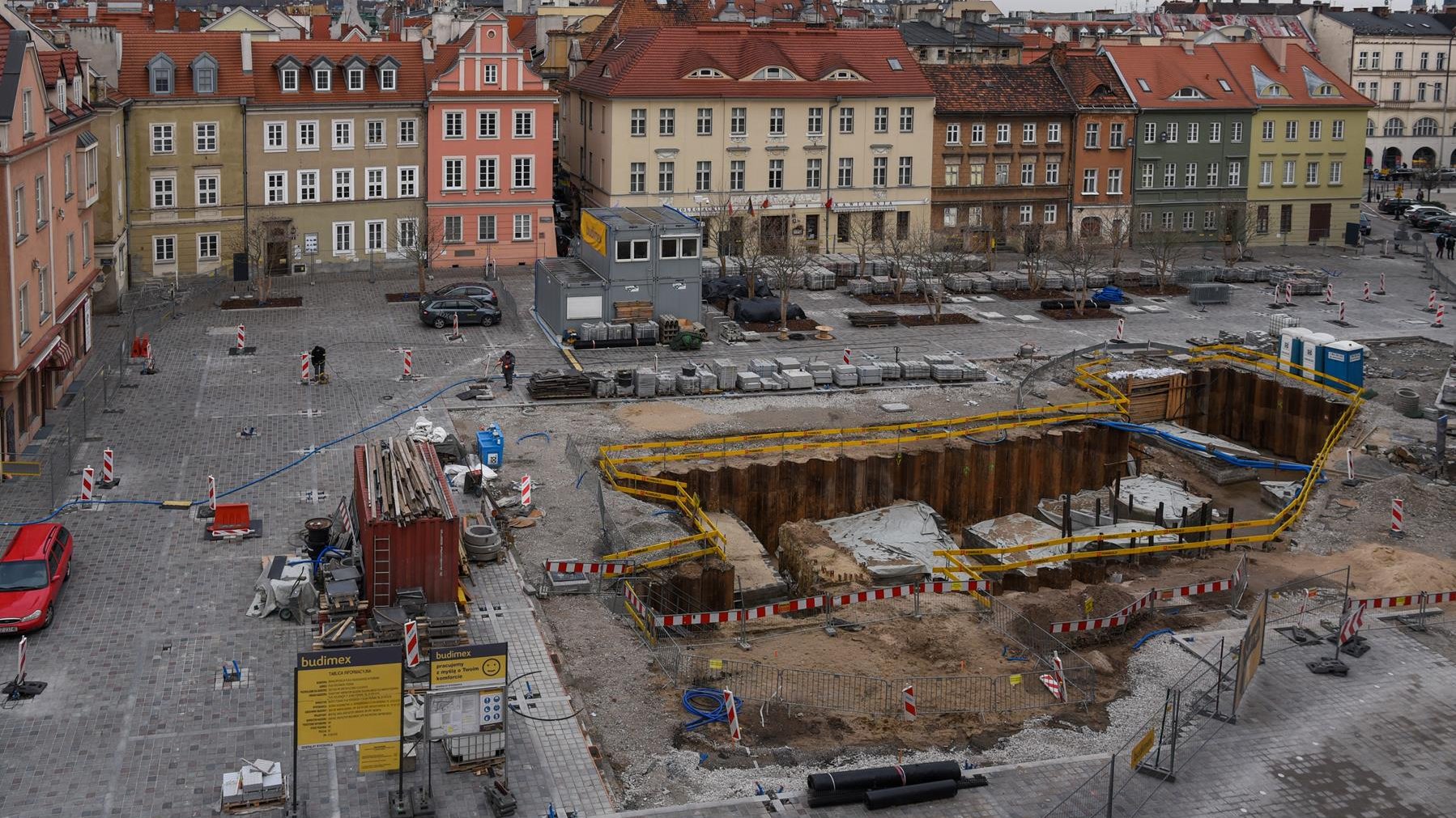 Galeria zdjęć z przebudowy placu Kolegiackiego