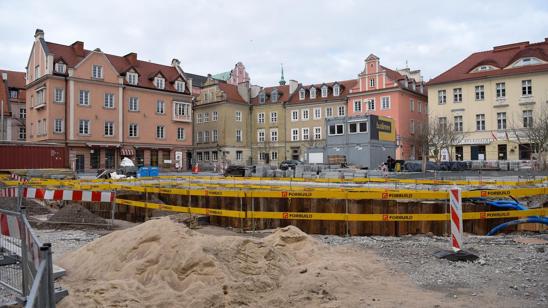 Galeria zdjęć z przebudowy placu Kolegiackiego