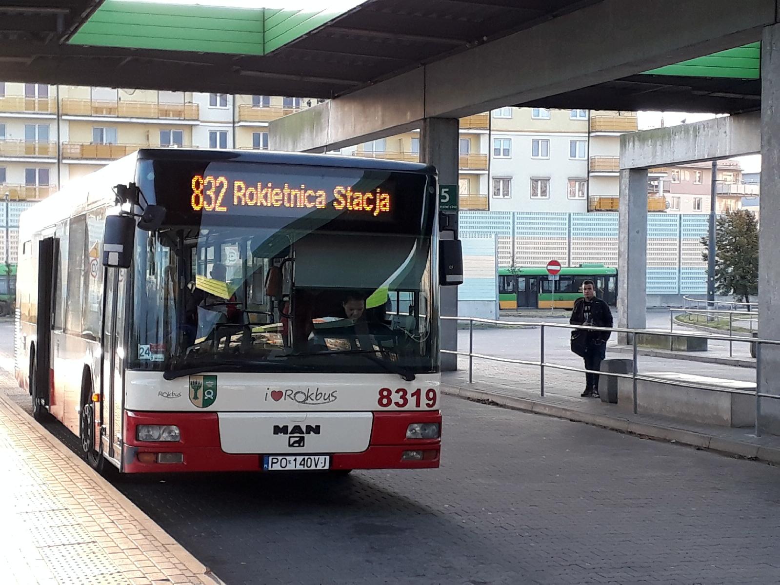 Zdjęcia autobus podmiejskiego - grafika rozmowy