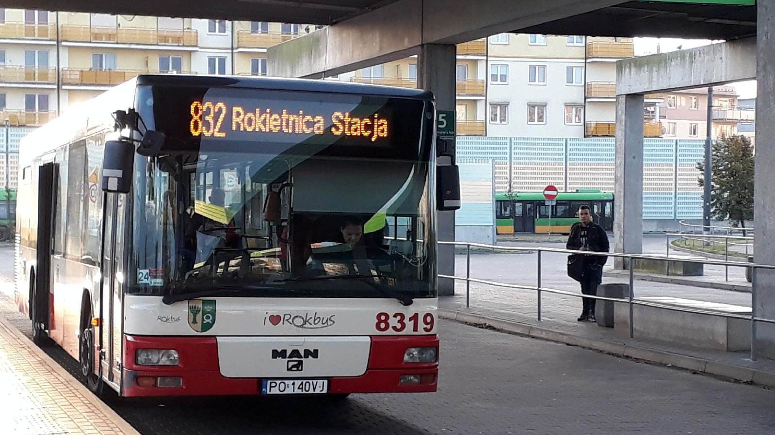 Zdjęcia autobus podmiejskiego