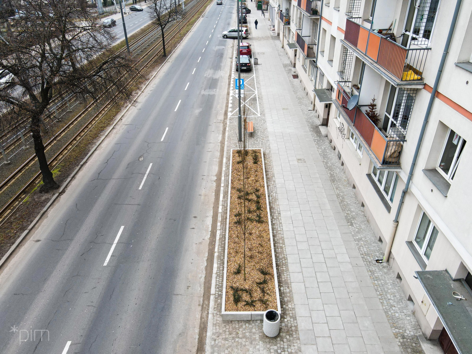 Galeria zdjęć z przebudowanego chodnika przy ul. Królowej Jadwigi - grafika rozmowy