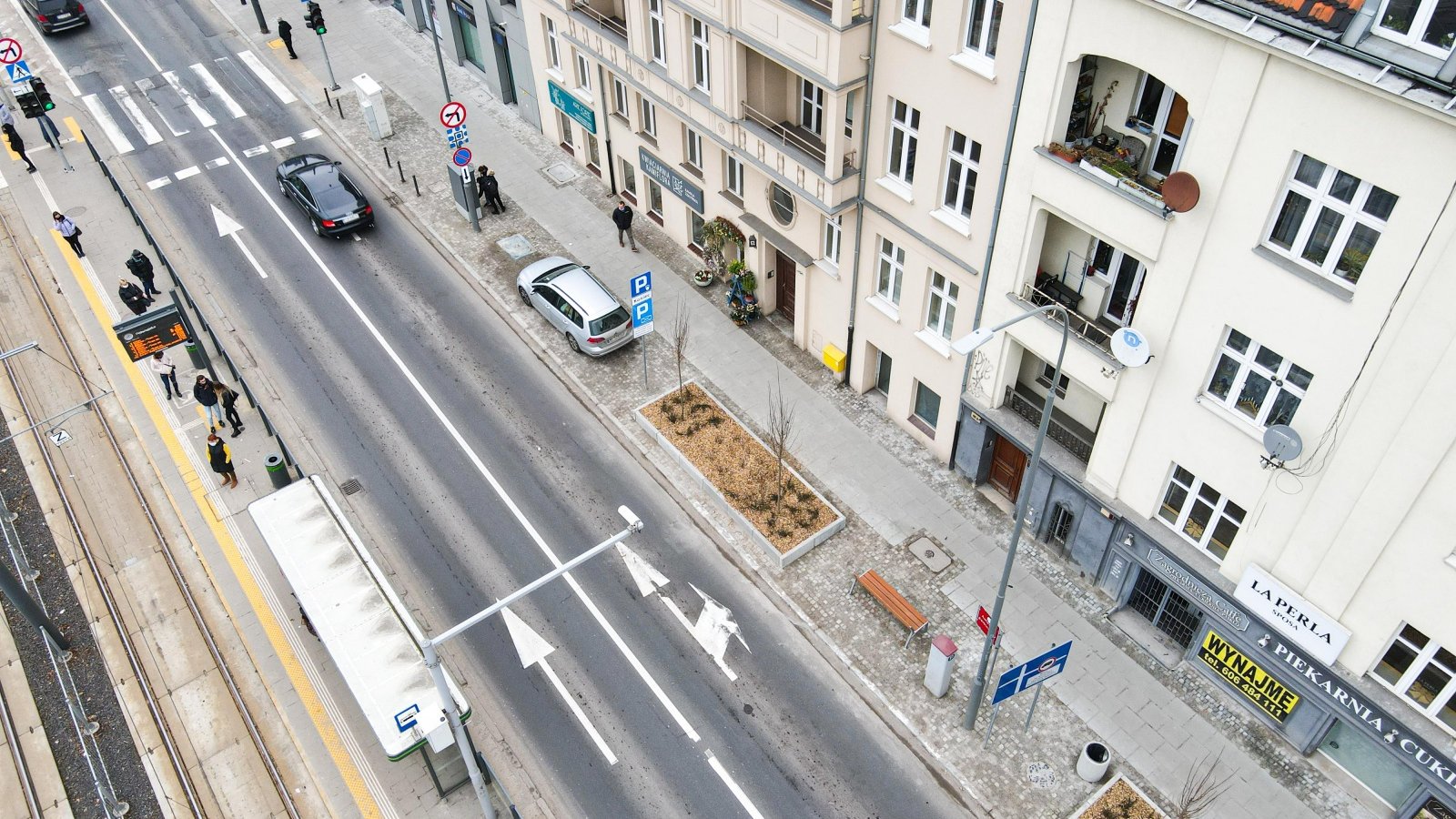 Galeria zdjęć z przebudowanego chodnika przy ul. Królowej Jadwigi