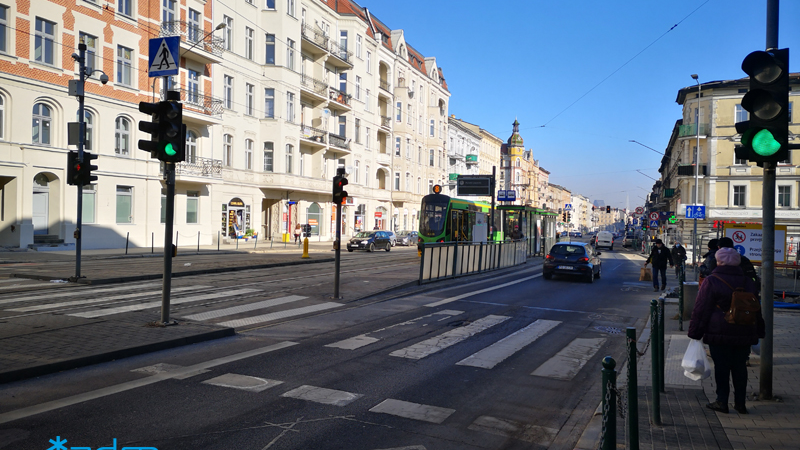 Sygnalizacja świetlna na wysokości rynku Łazarskiego