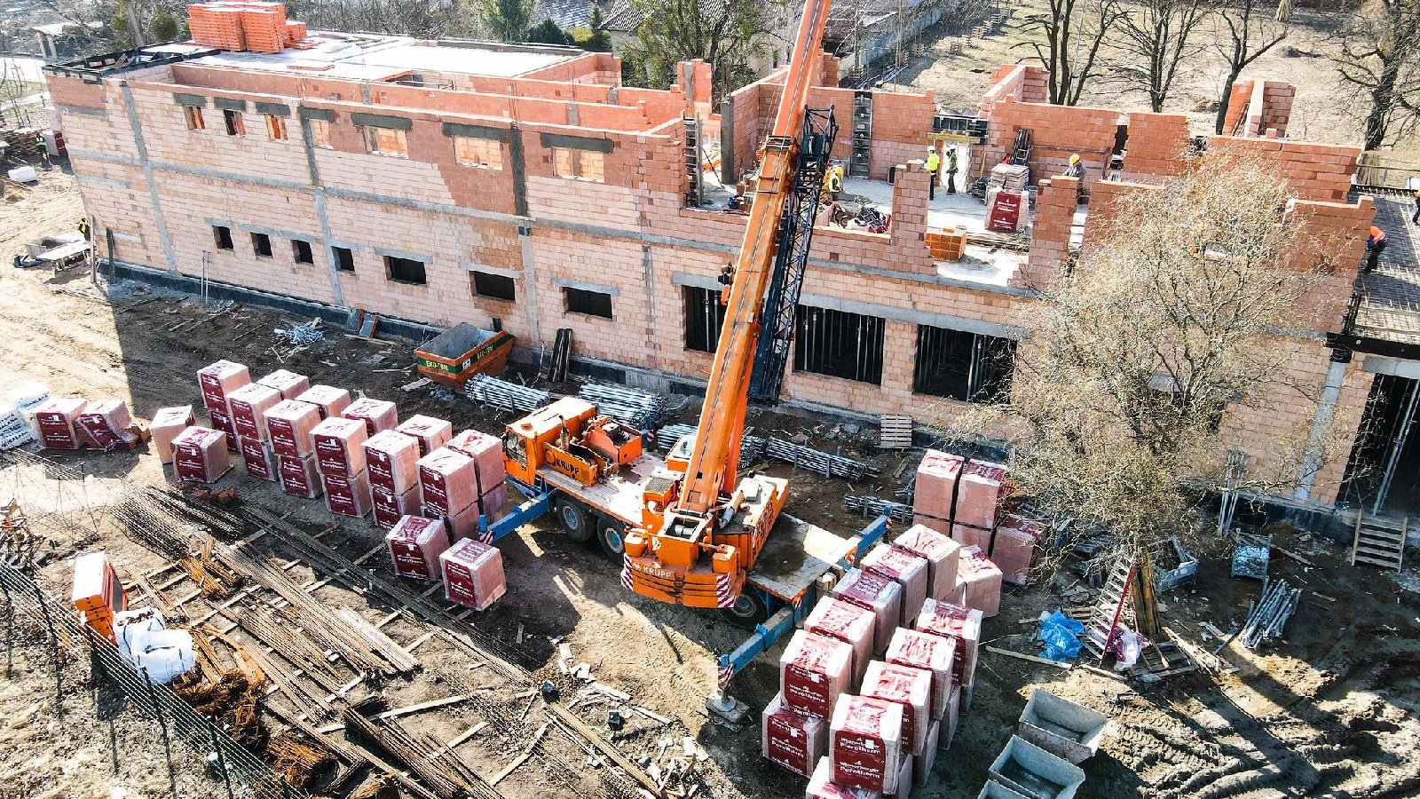 Galeria zdjęć z rozbudowy szkoły na Podolanach