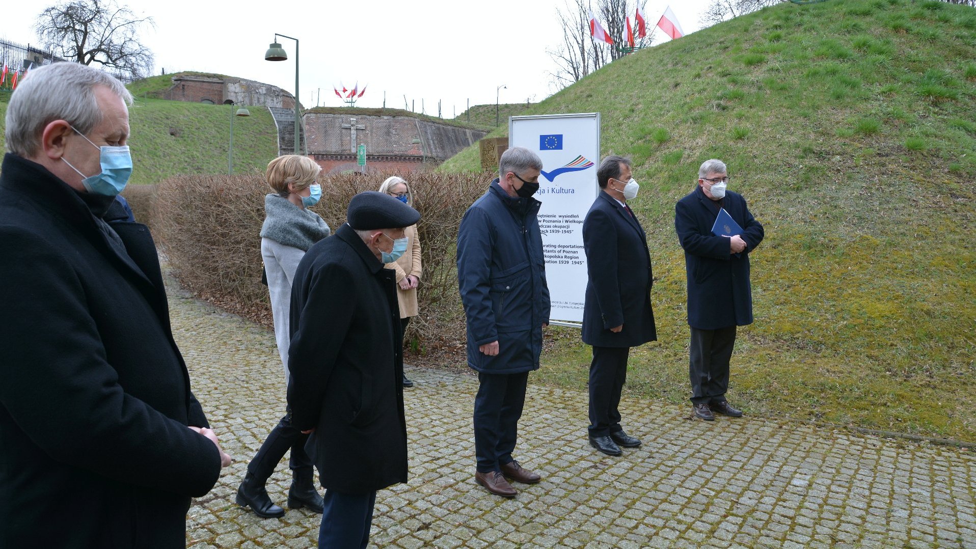 Galeria zdjęć przedstawia uroczystości inaugurujące Miesiąc Pamięci Narodowej w Forcie VII.