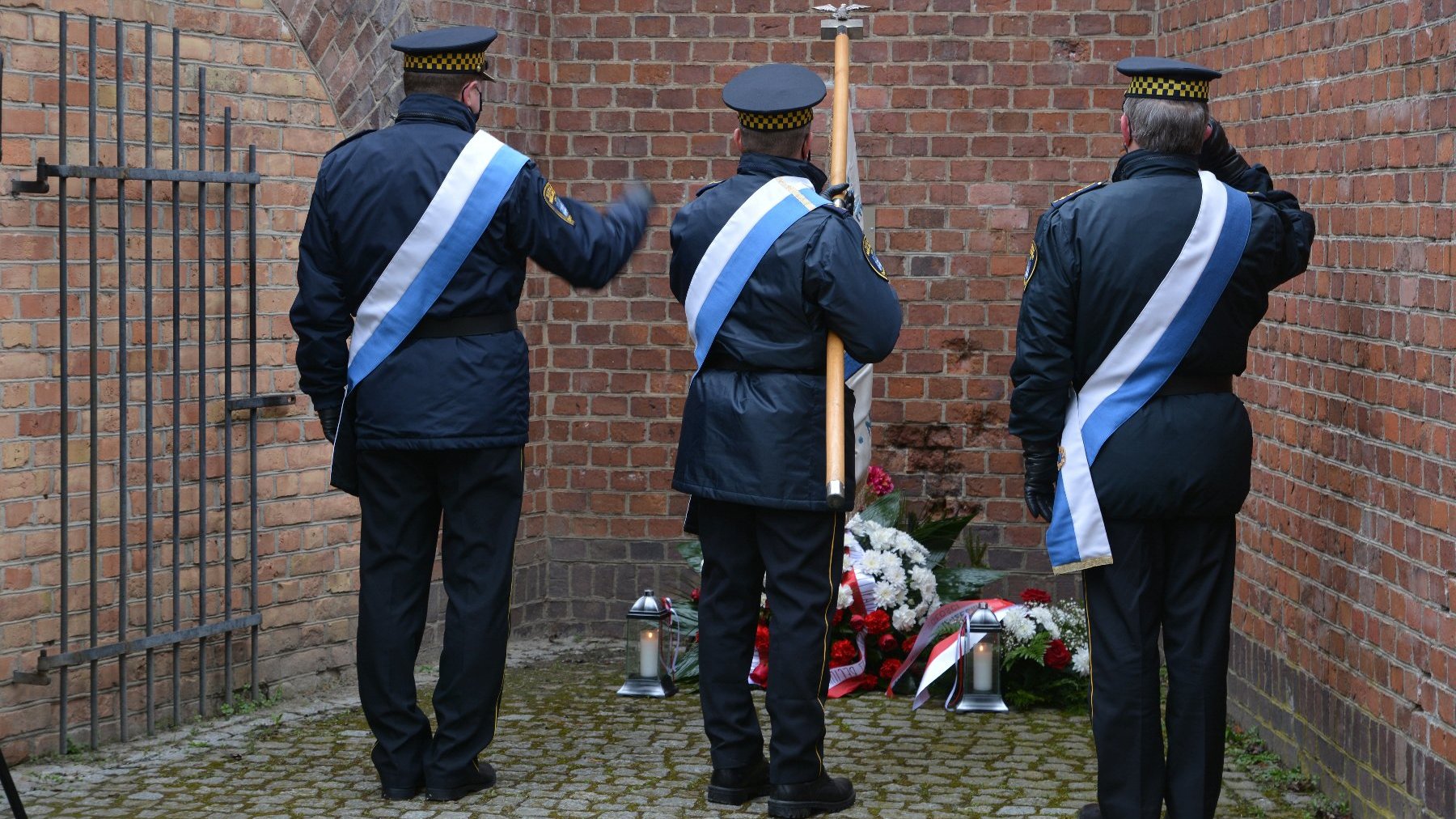 Galeria zdjęć przedstawia uroczystości inaugurujące Miesiąc Pamięci Narodowej w Forcie VII.