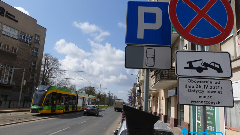 Galeria zdjęć z ulic Łazarza z oznakowaniem informującym o zmianach w związku w wprowadzaniem SPP