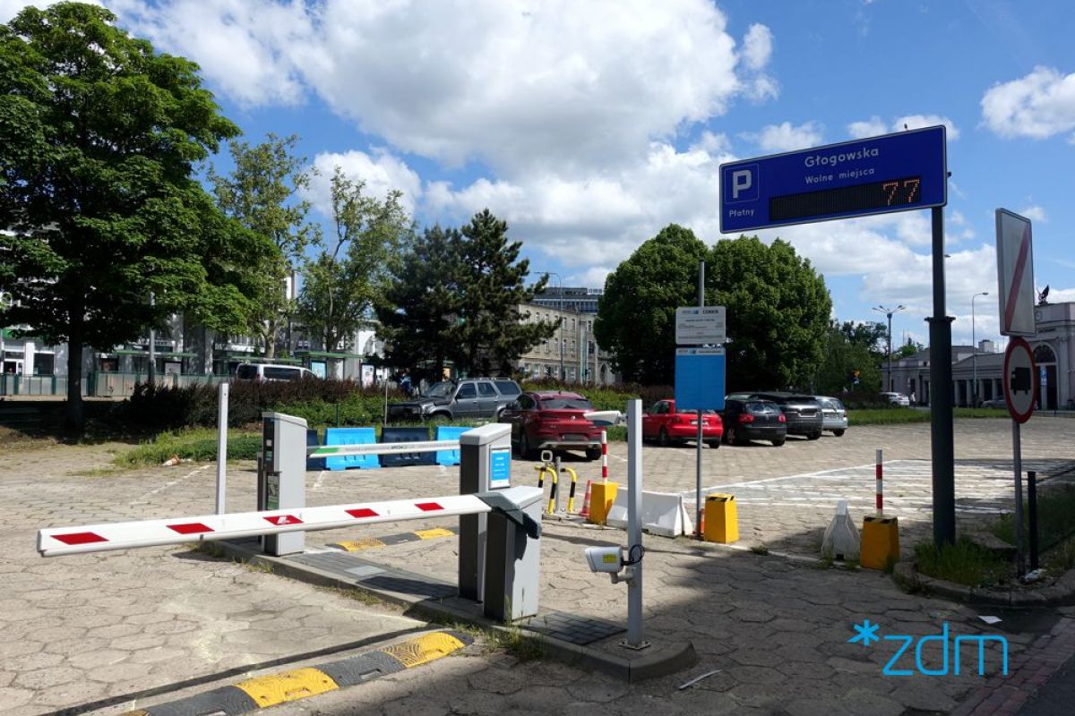 Parking przy dworcu Zachodnim - grafika rozmowy