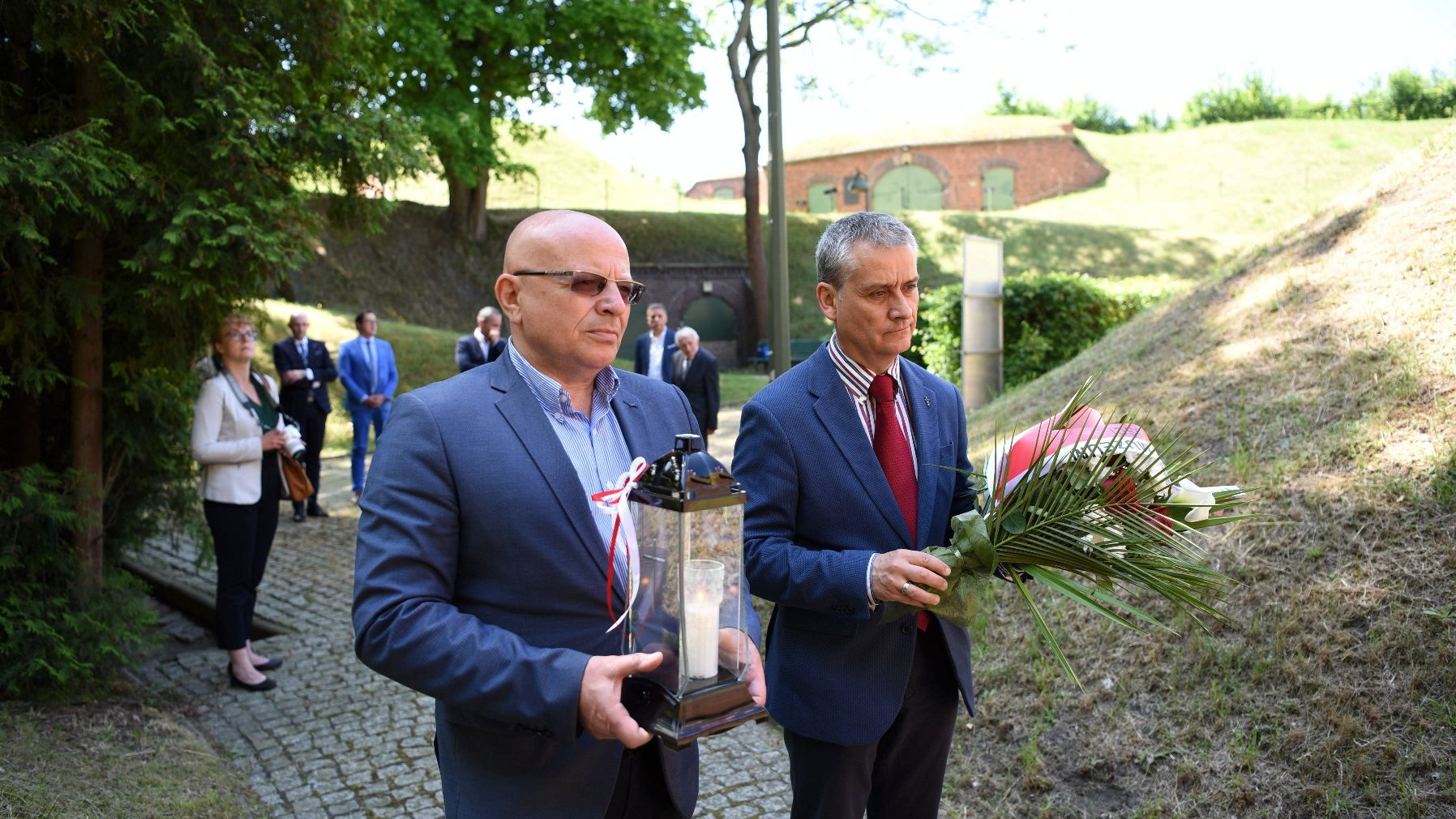 Galeria zdjęć przedstawia obchody Narodowego Dzień Pamięci Ofiar Niemieckich Nazistowskich Obozów Koncentracyjnych i Obozów Zagłady.