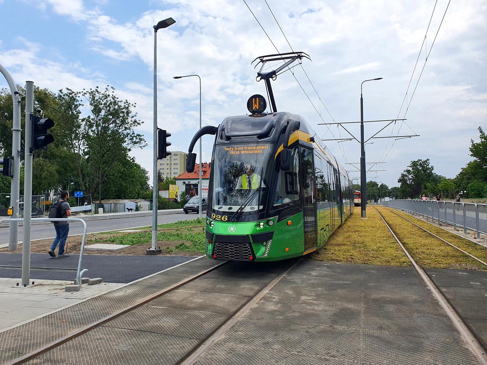 Galeria zdjęć z testowych przejazdów tramwajów po pierwszej części trasy tramwajowej na Naramowice - grafika rozmowy