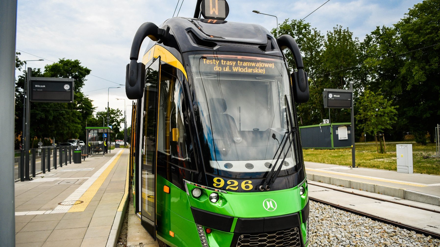 Galeria zdjęć z testowych przejazdów tramwajów po pierwszej części trasy tramwajowej na Naramowice