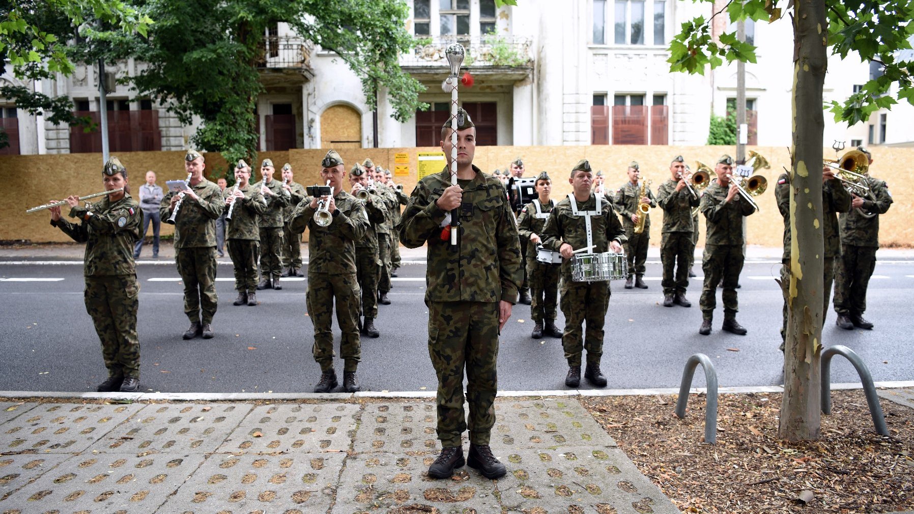 Galeria zdjęć przedstawia poznańskie uroczystości 77. rocznicy Powstania Warszawskiego.