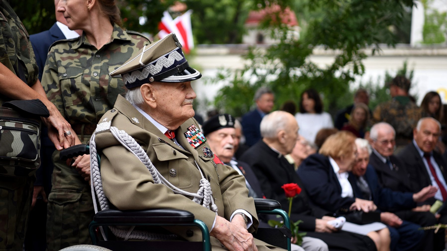 Galeria zdjęć przedstawia poznańskie uroczystości 77. rocznicy Powstania Warszawskiego.