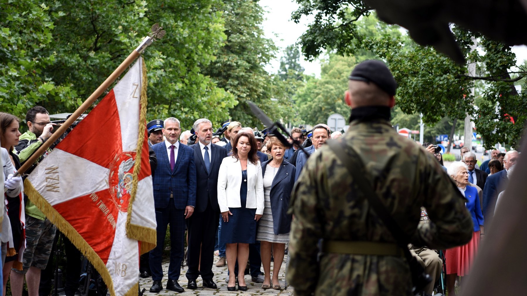 Galeria zdjęć przedstawia poznańskie uroczystości 77. rocznicy Powstania Warszawskiego.