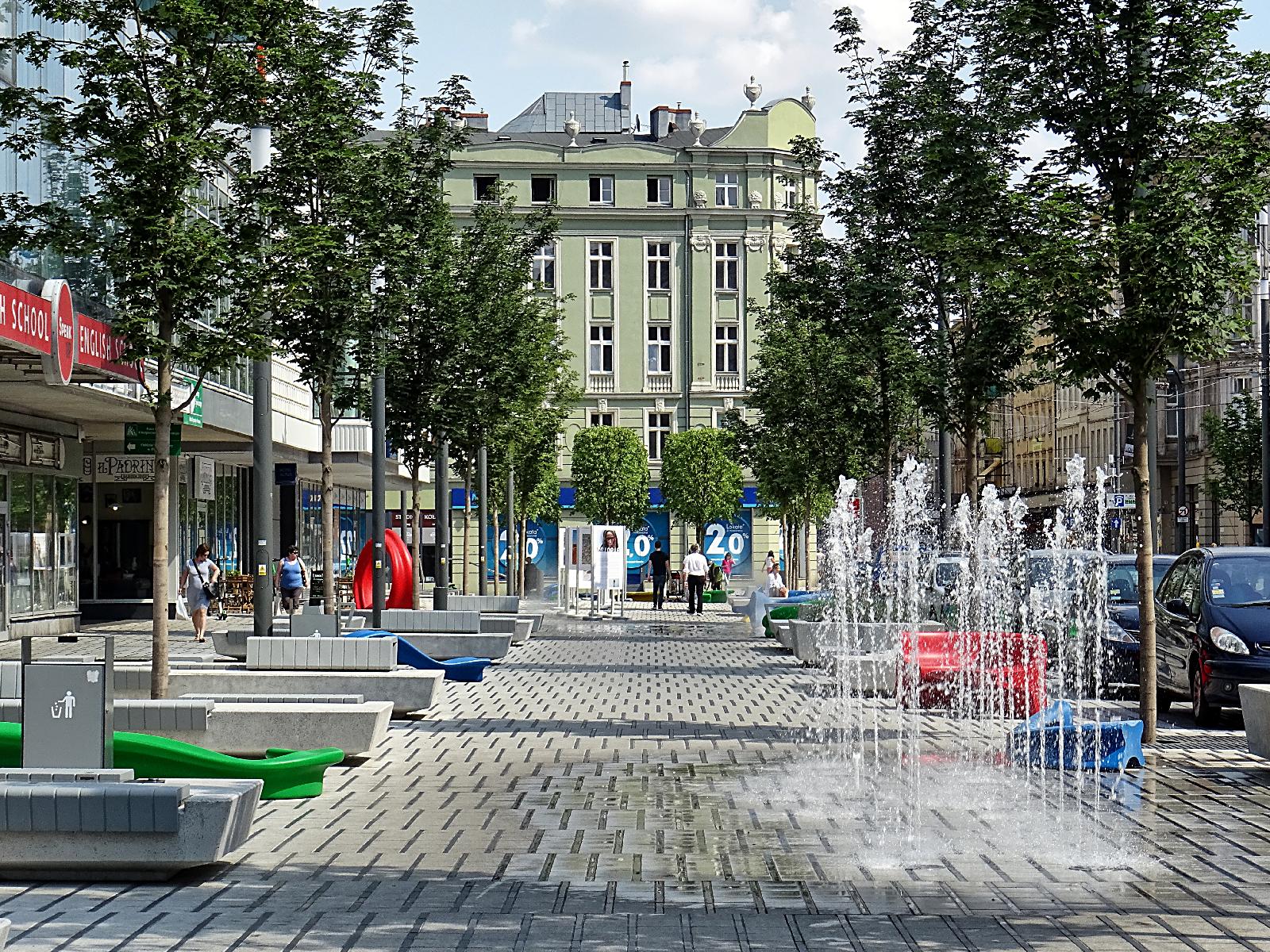 Galeria zdjęć przedstawia ul. Św. Marcin i ul. Garbary. - grafika rozmowy