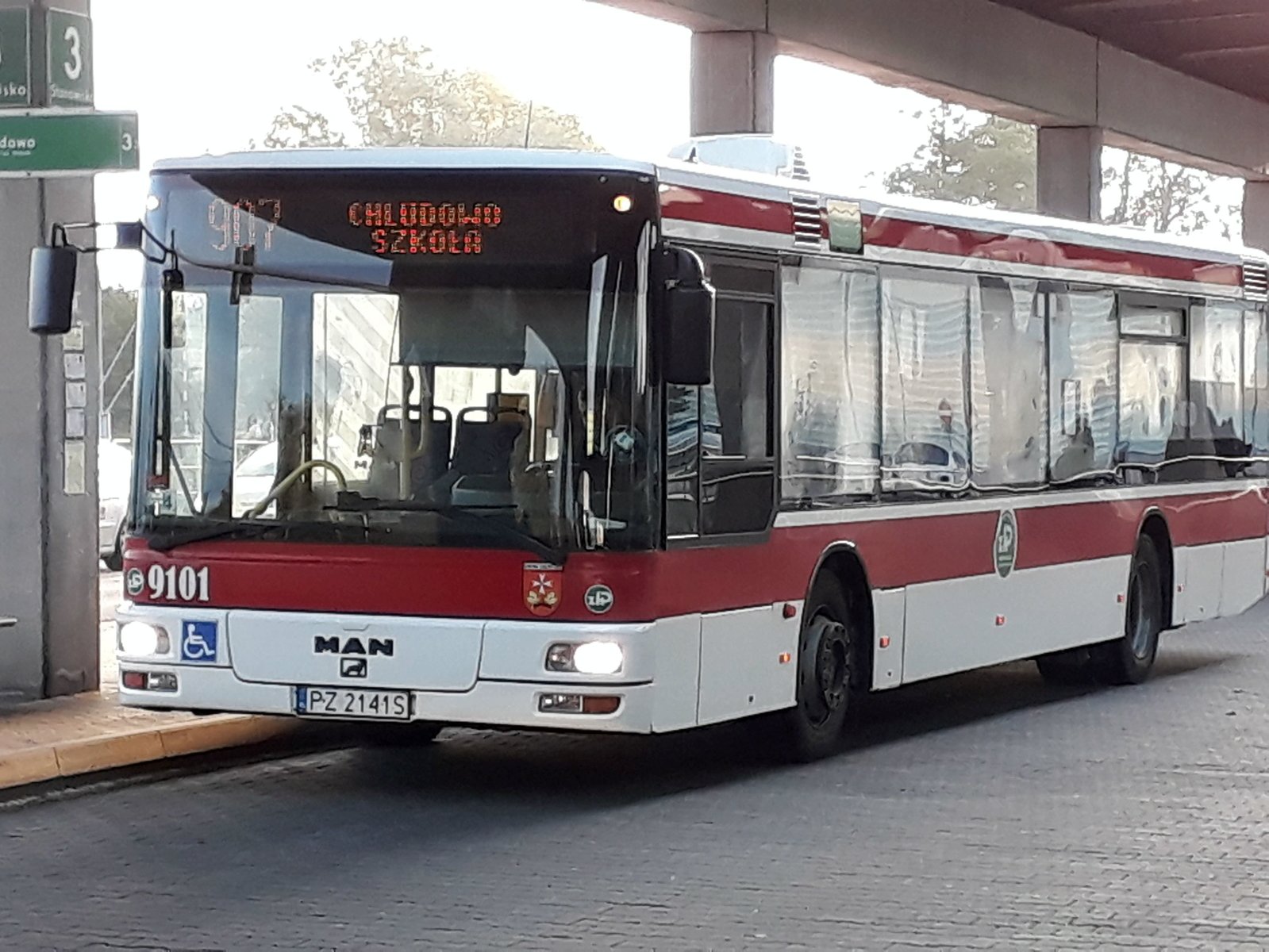 Autobus linii nr 903 - grafika rozmowy