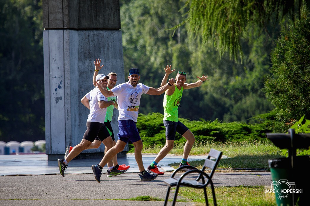 Galeria zdjęć z parkrun Poznań - grafika rozmowy