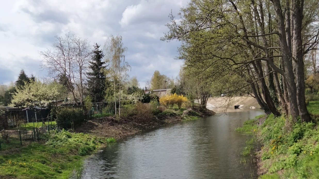 Galeria zdjęć przedstawia zbiornik retencyjny.