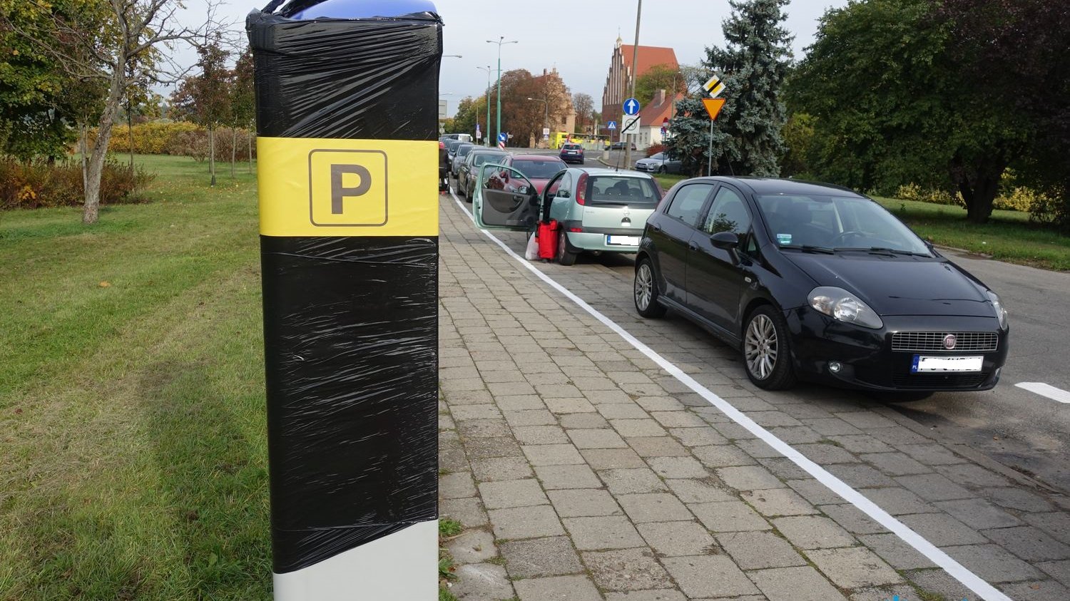 Nowy parkomat przygotowany do rozpoczęcia działania strefy płatnego parkowania