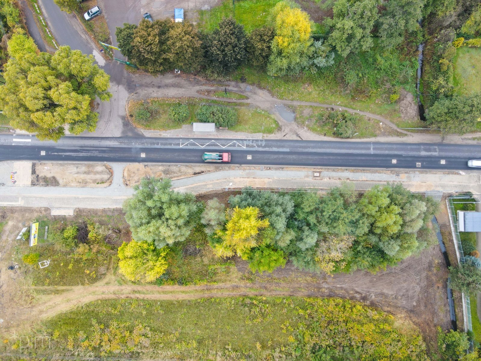 Galeria zdjęć z budowy chodnika i drogi rowerowej wzdłuż ul. Złotowskiej - grafika rozmowy