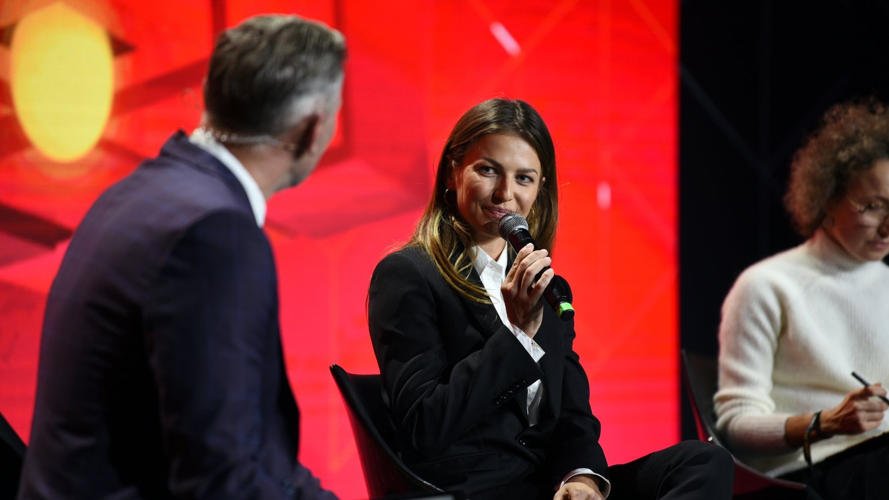 Galeria przedstawia zdjęcia z pierwszego dnia konferencji Impact'21.