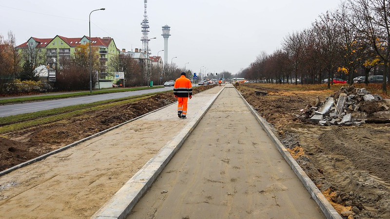 Galeria zdjęć z budowy drogi rowerowej i chodnika przy ul. Szymanowskiego