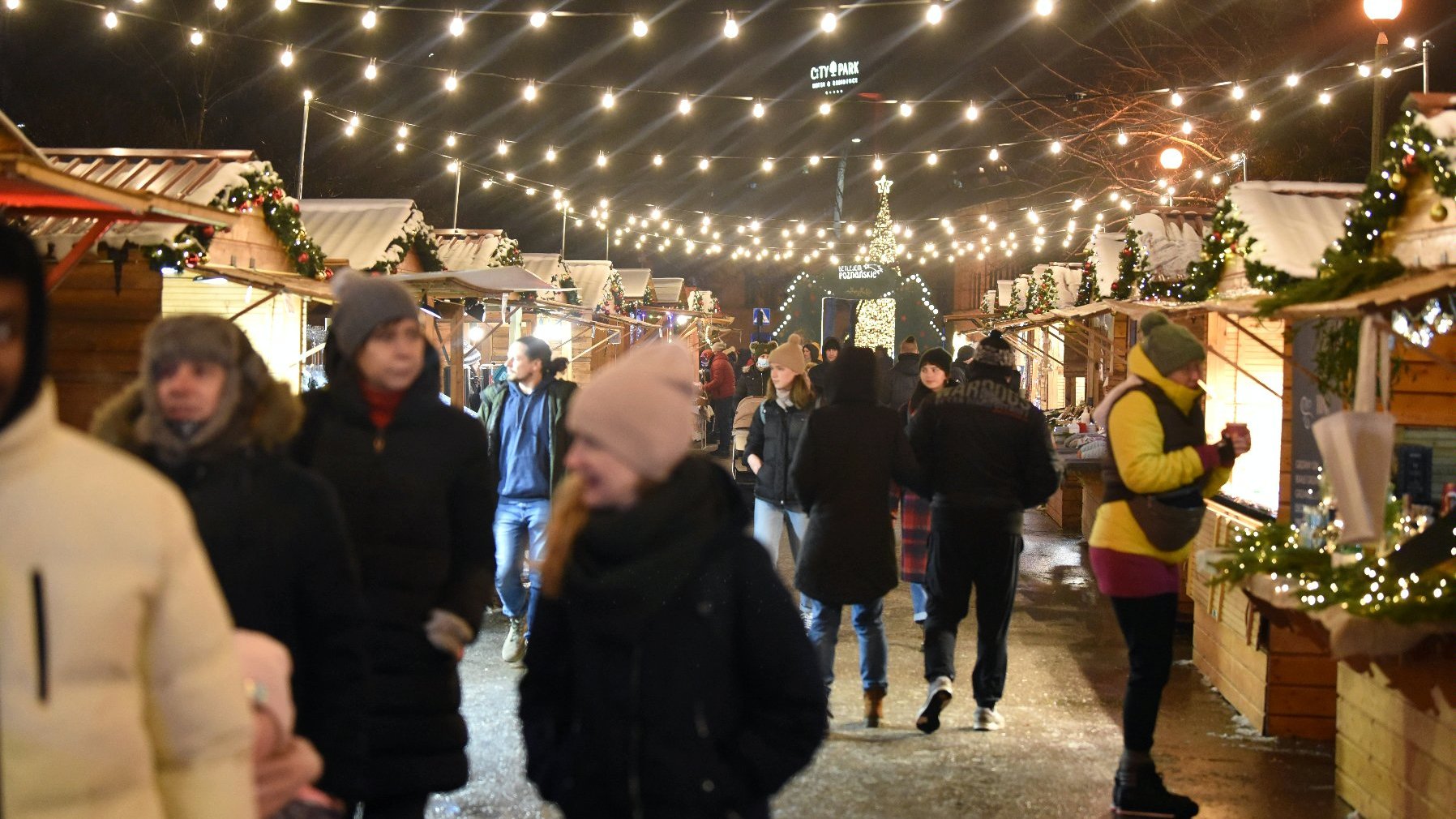 Galeria zdjęć przedstawia Betlejem Poznańskie i Poznań Ice Festival.