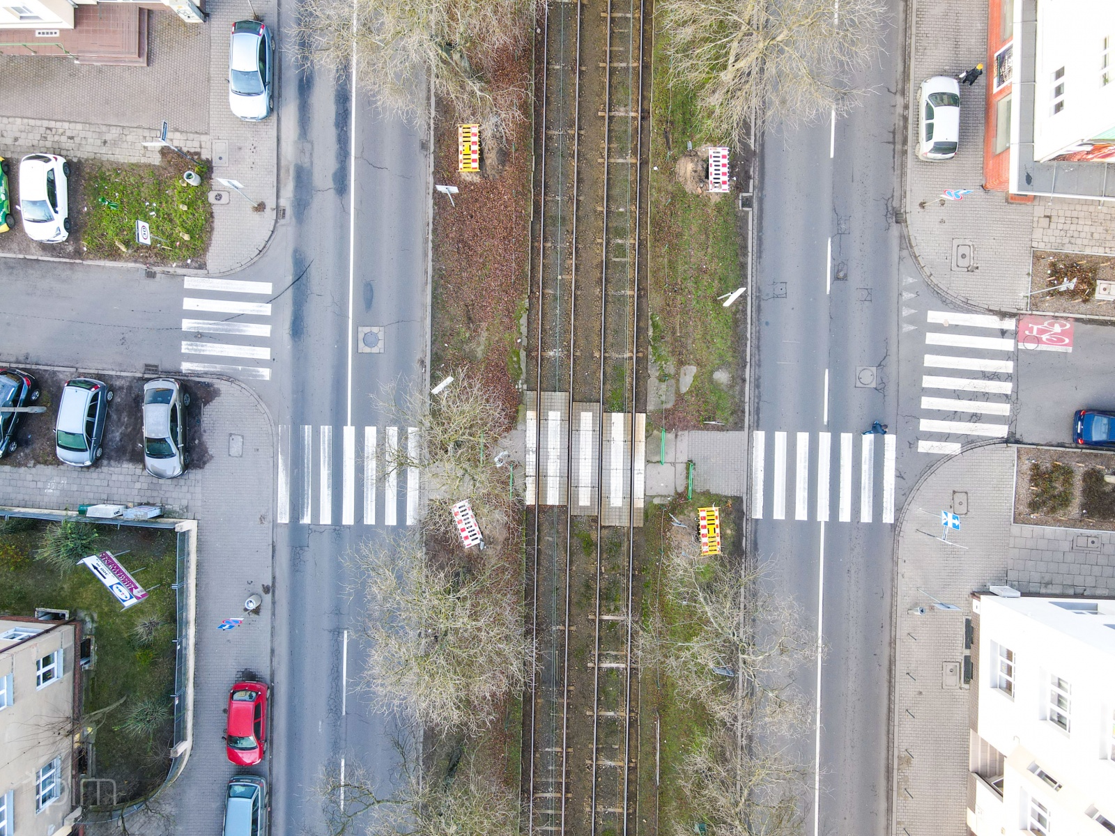 Galeria zdjęć z lotu ptaka pokazująca skrzyżowanie ulic Hetmańskiej i Jarochowskiego - grafika rozmowy