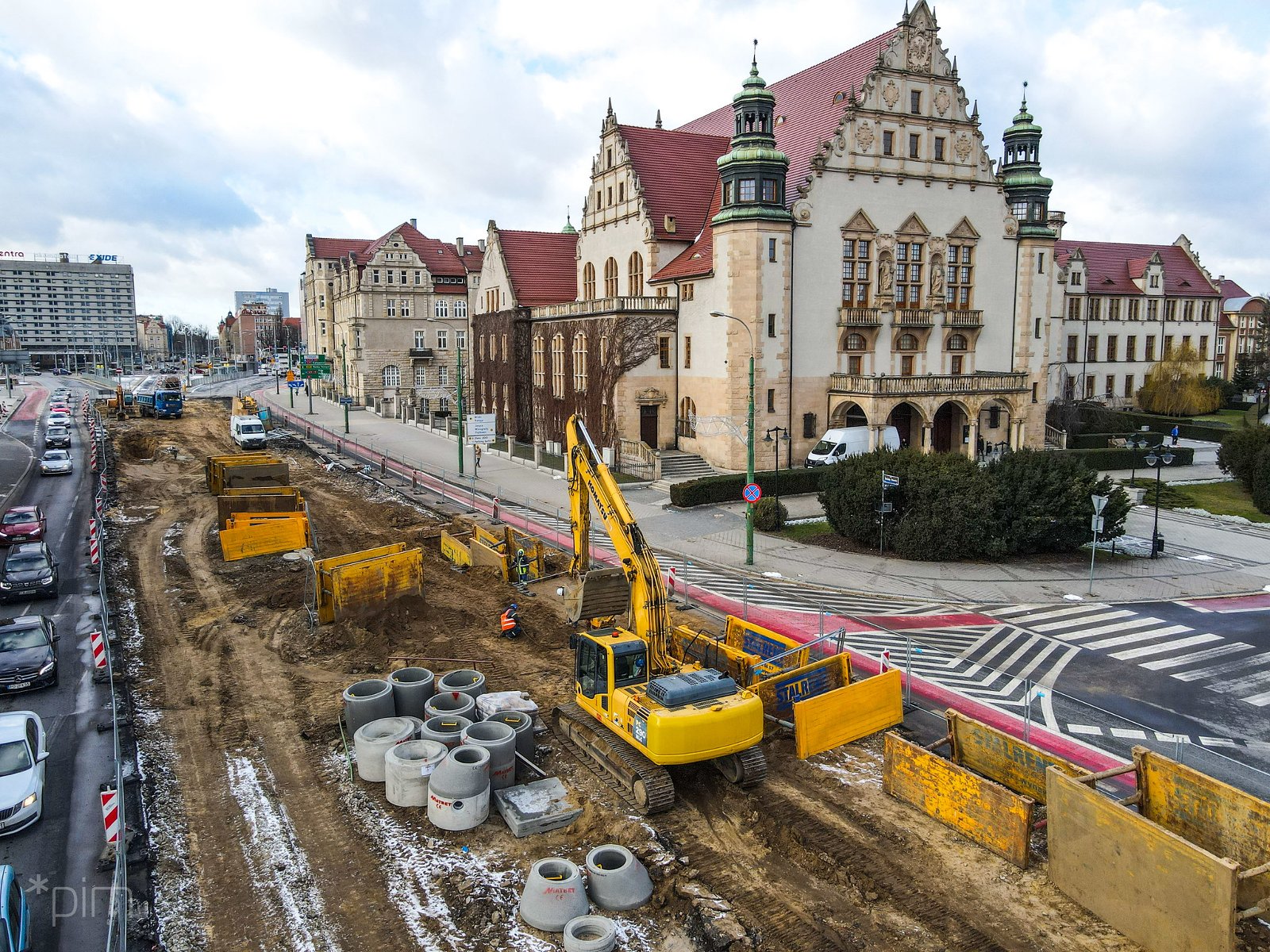 Na zdjęciu przebudowa ulicy Święty Marcin, w centrum zdjęcia CK Zamek - grafika rozmowy