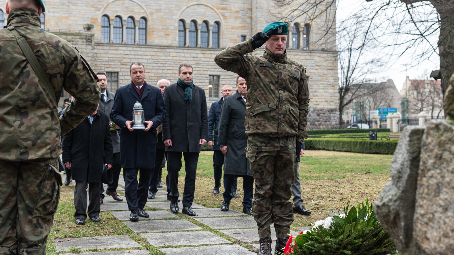 Galeria zdjęć przedstawia poznańskie obchody 82. rocznicy pierwszej masowej zsyłki Polaków na Sybir.