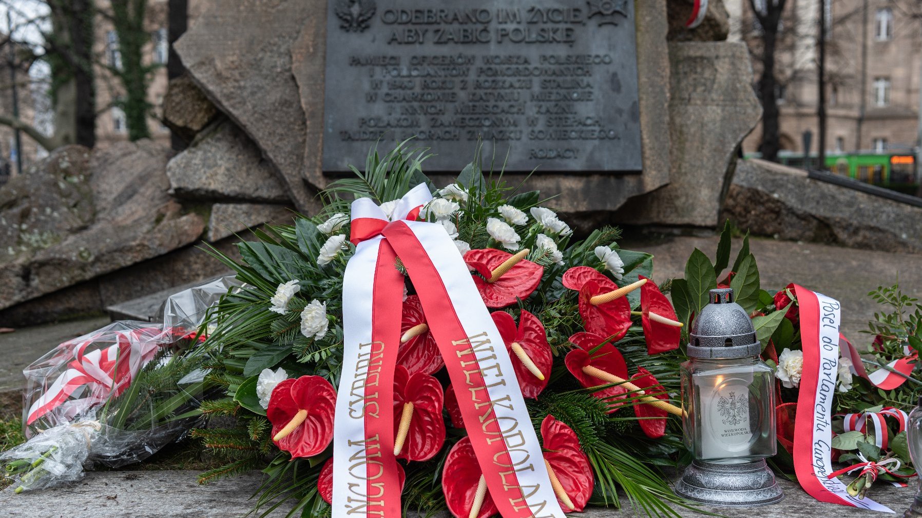 Galeria zdjęć przedstawia poznańskie obchody 82. rocznicy pierwszej masowej zsyłki Polaków na Sybir.