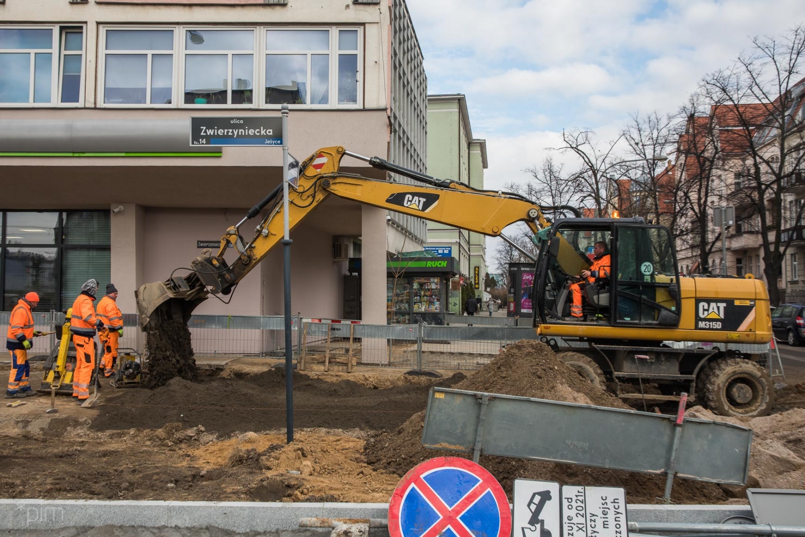 Galeria zdjęć z prac przy ul. Zwierzynieckiej - grafika rozmowy