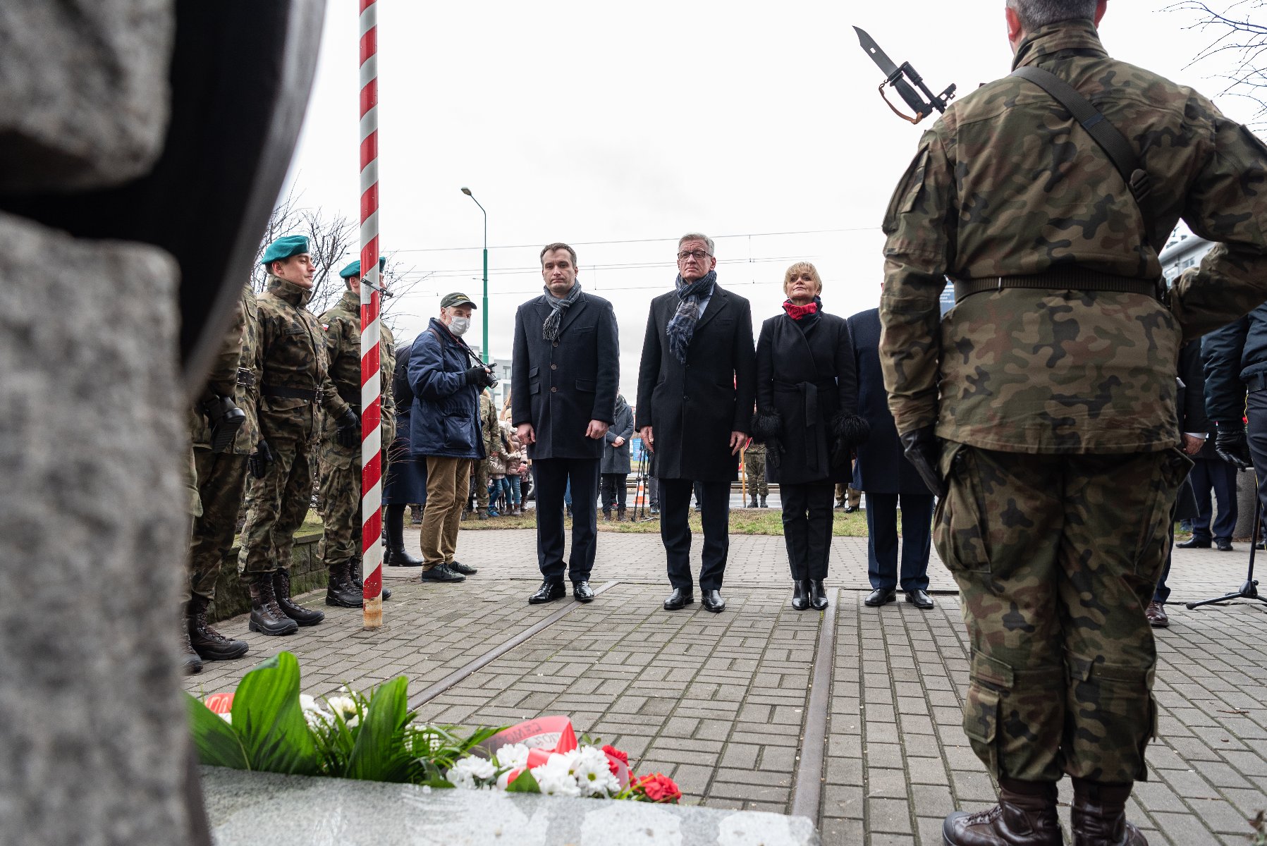 Galeria zdjęć przedstawia obchody 80. rocznicy akcji Bollwerk. - grafika rozmowy