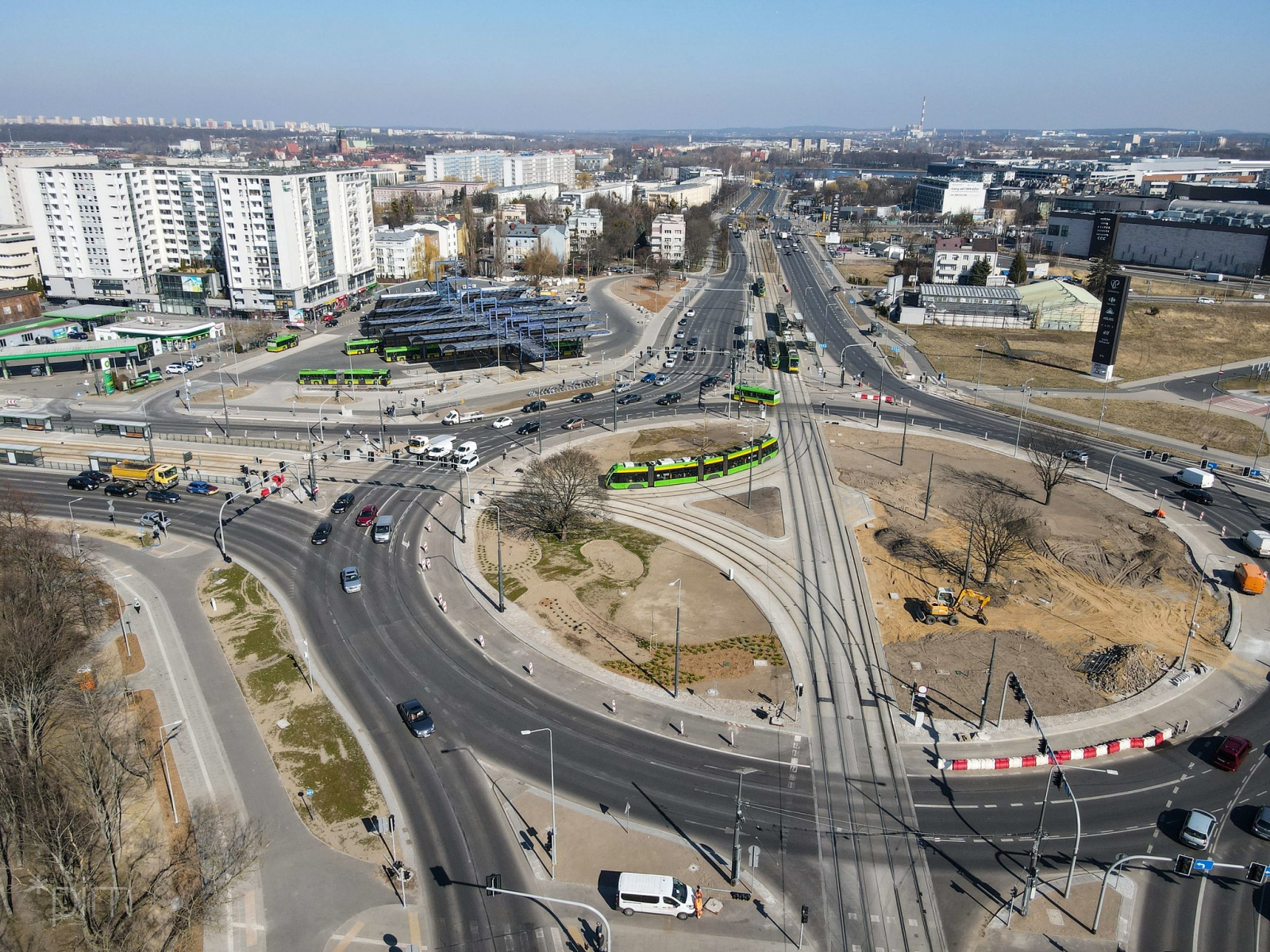 Galeria zdjęć z przebudowanego ronda Rataje - grafika rozmowy