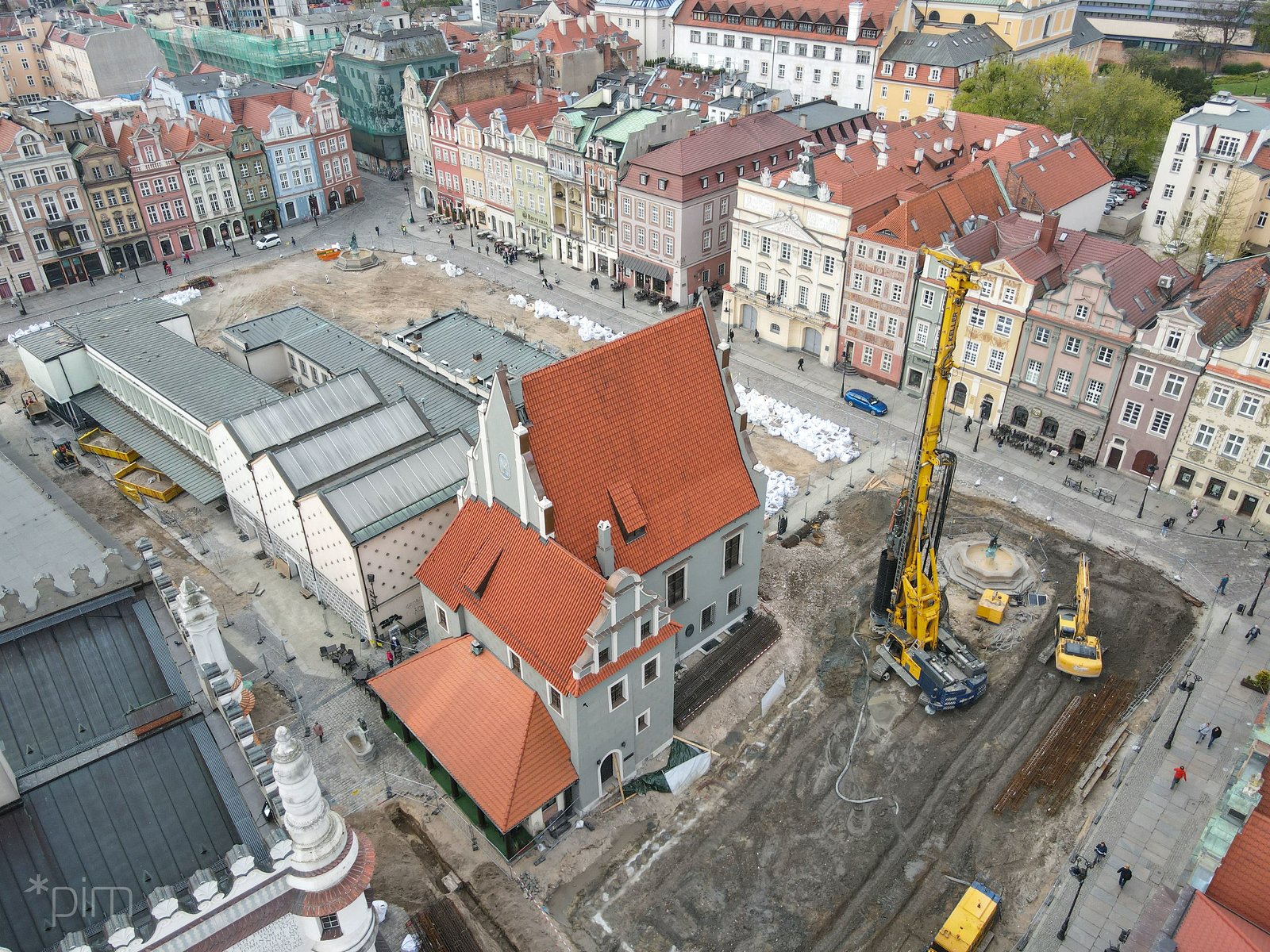 Galeria zdjęć z przebudowy Starego Rynku - grafika rozmowy