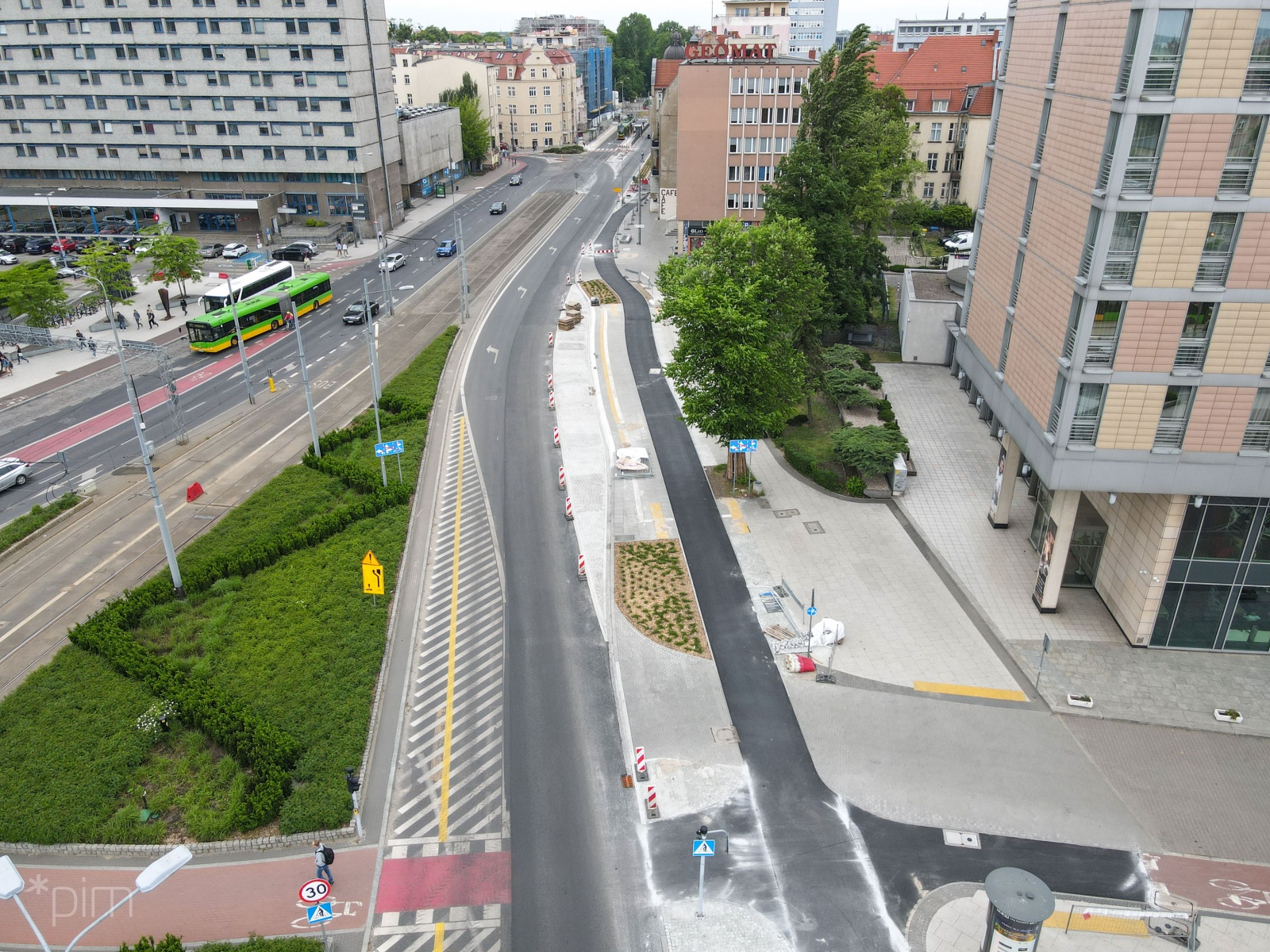 Galeria zdjęć drogi rowerowej i zieleni przy ul. Zwierzynieckiej - grafika rozmowy