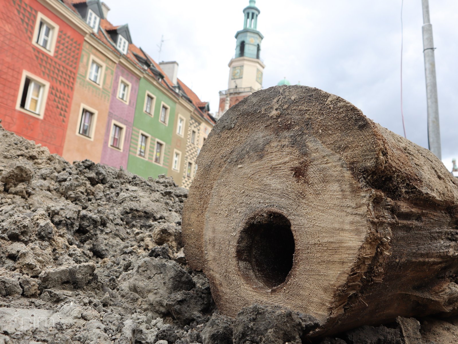 Galeria zdjęć odkryć dokonanych przez archeologów przy okazji prac na Starym Rynku - grafika rozmowy